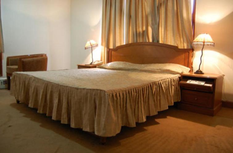 Hotel Sita Manor 瓜廖尔 外观 照片