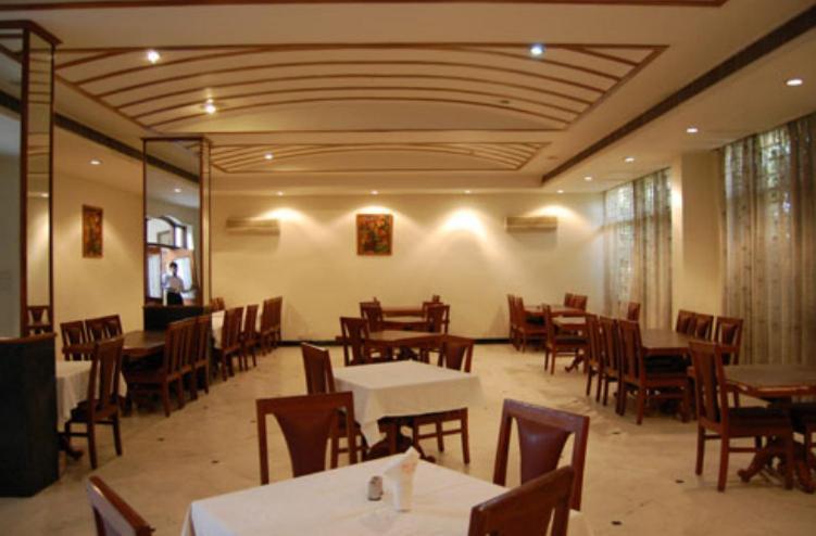Hotel Sita Manor 瓜廖尔 外观 照片